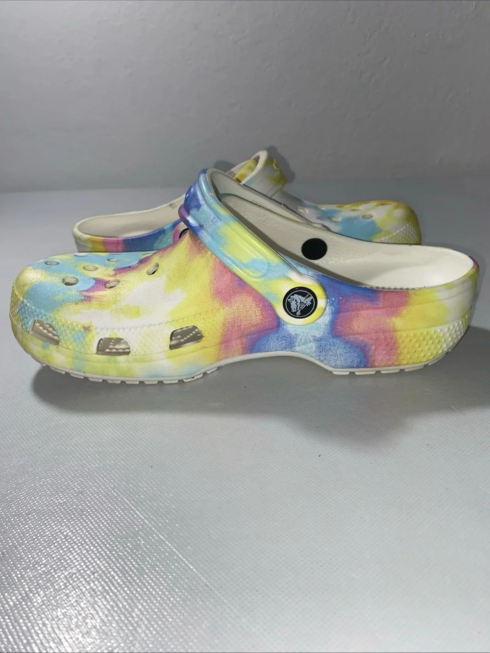 GOOD Unisex Classic Clog Tie-Dye Crocs Size 5 Men 7 Women